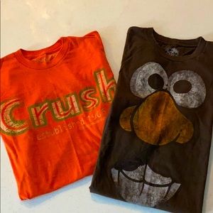 Young men’s graphic t’s